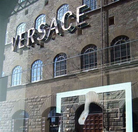 versace wikipedia italiano